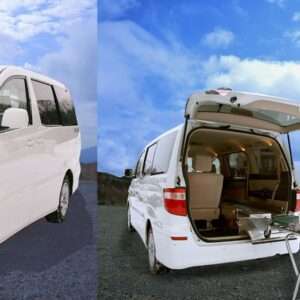 ミニバン型の霊柩車。